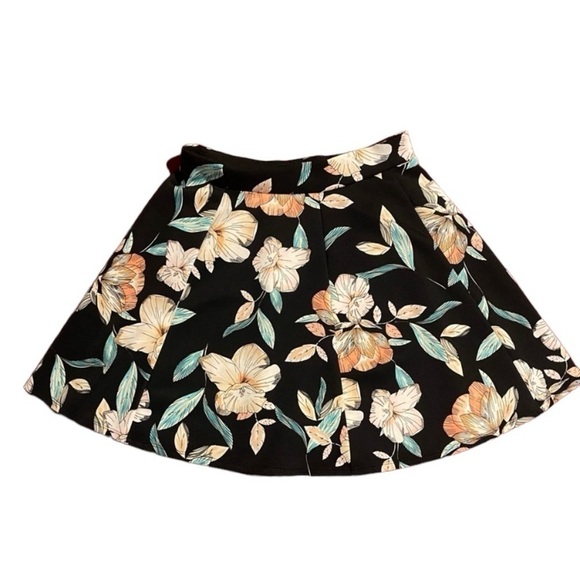 Decree Dresses & Skirts - Women mini decree skirts